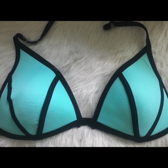 VS PINK Bikini Top - Picture 2 of 4